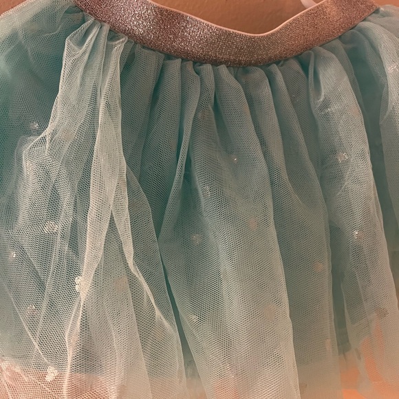 Girls white T-Shirt with rainbow and blue tutu skirt 3T - Picture 3 of 3